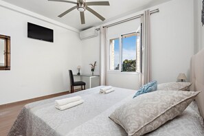 5 Schlafzimmer, Bügeleisen/Bügelbrett, kostenloses WLAN, Bettwäsche
