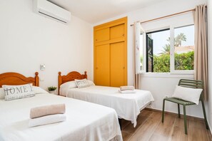 4 chambres, fer et planche à repasser, Wi-Fi gratuit, draps fournis