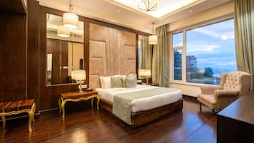 Mayflower Suite | In-room safe, desk, blackout curtains, iron/ironing board