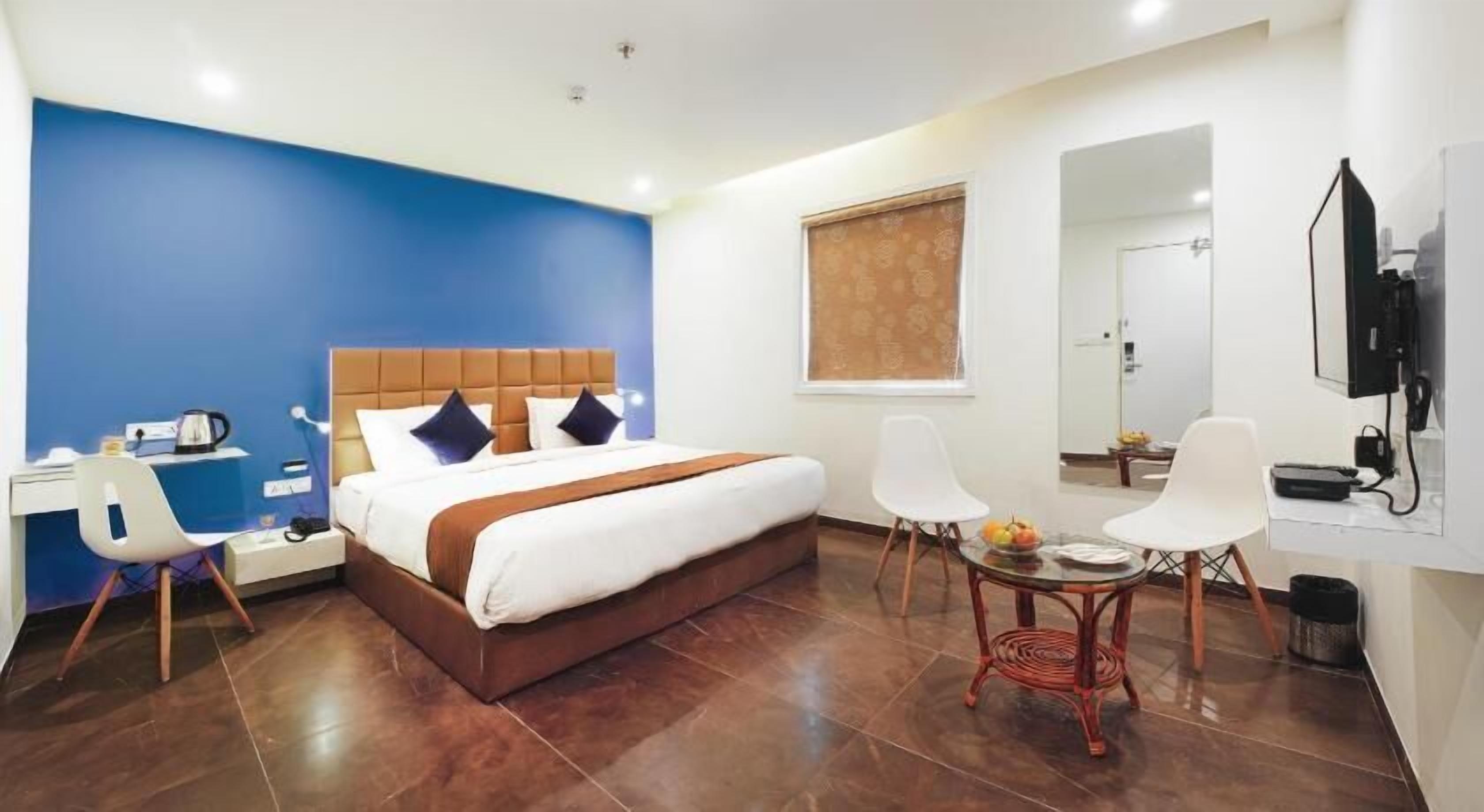 Desk, iron/ironing board, free WiFi, bed sheets