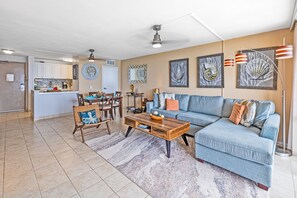 Smart TV - Oceanfront at Valley Isle 1108 Beautiful 2bd 2ba Condo (Lahaina)