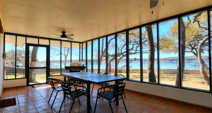 Private Lakefront Cabin Located on Lake Travis