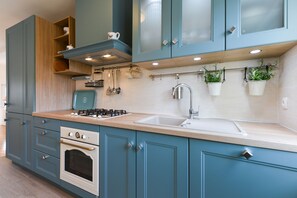 Fridge, microwave, oven, stovetop - Spacious Chic Residence - 2Bedroom Suite w Terrace (Zadar)