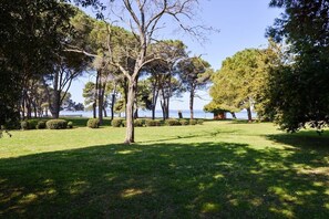 Property grounds - Spacious Chic Residence - 2Bedroom Suite w Terrace (Zadar)