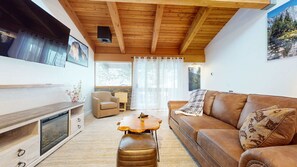 Älytelevisio, takka, DVD-soitin