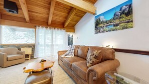 Smart TV, fireplace, DVD player