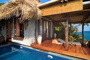 حمام سباحة خارجي