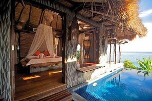 Outdoor pool - View Point Resort (Koh Tao)