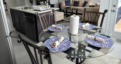 Comfy 3Bdrm home near Hyde Park Mall/Western Uni