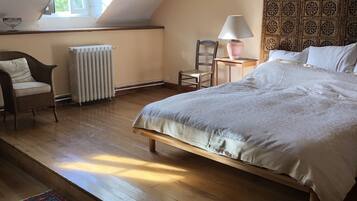 10 slaapkamers, een strijkplank/strijkijzer, reisbedje, gratis wifi