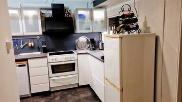 Apartment | Private kitchen | Fridge, microwave, oven, stovetop