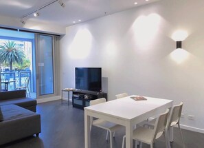 تلفزيون، مكتب