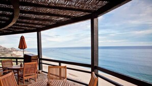 Outdoor dining - Amazing 3BR Villa Near the Sea in Cabo San Lucas (Cabo San Lucas)