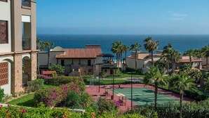 Sports court - Amazing 3BR Villa Near the Sea in Cabo San Lucas (Cabo San Lucas)