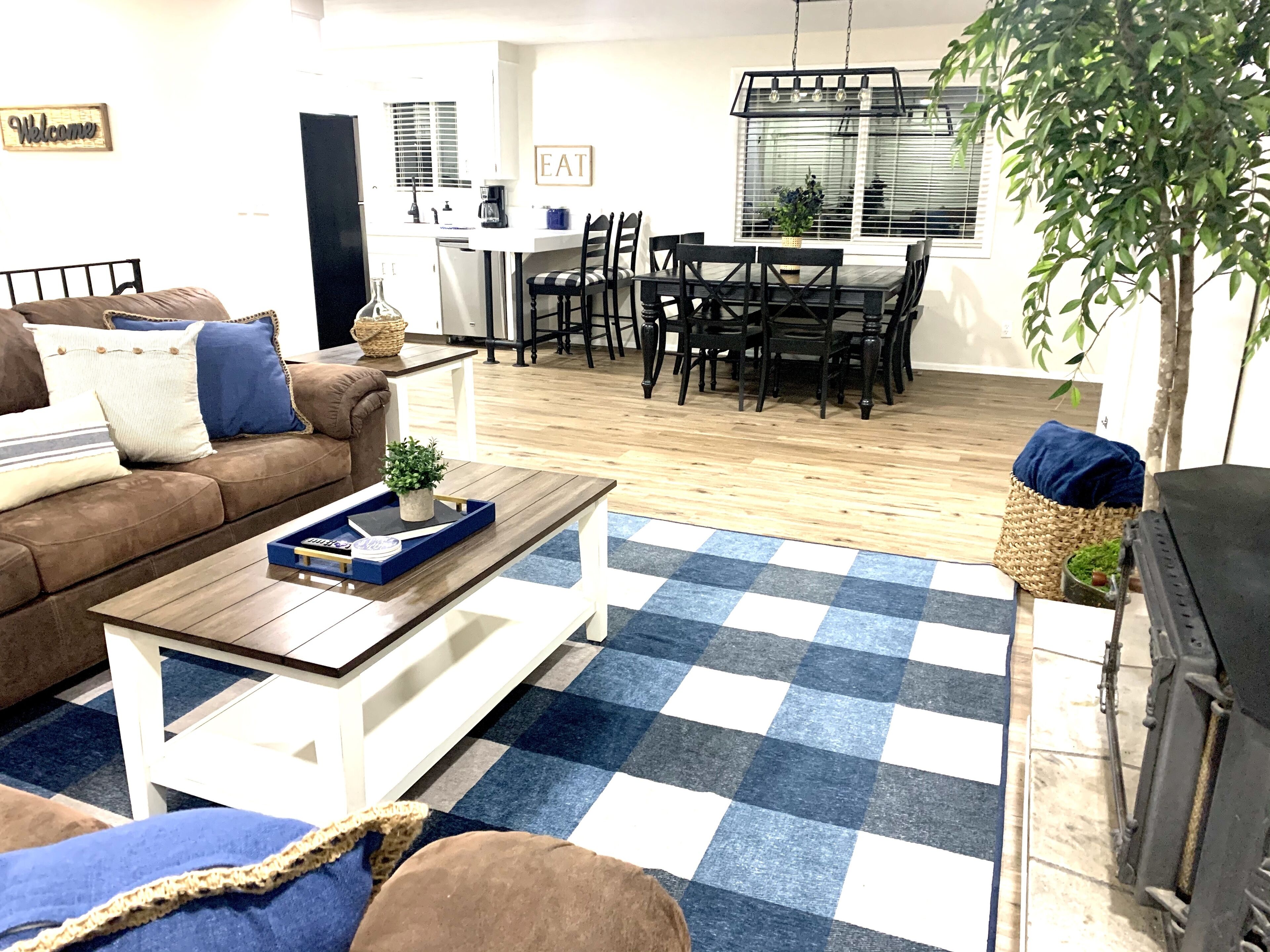 スマートテレビ、卓球台、書庫