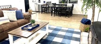 Beautiful 1 acre 5 bd in Eagle- hot tub & pingpong