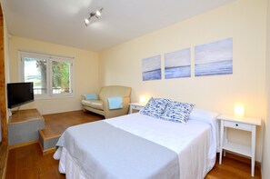 3 bedrooms, iron/ironing board, free WiFi, bed sheets - Acogedor apartamento a 100 metros de la playa (Palmanova)