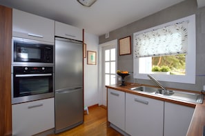 Køleskab, mikrobølgeovn, ovn, opvaskemaskine