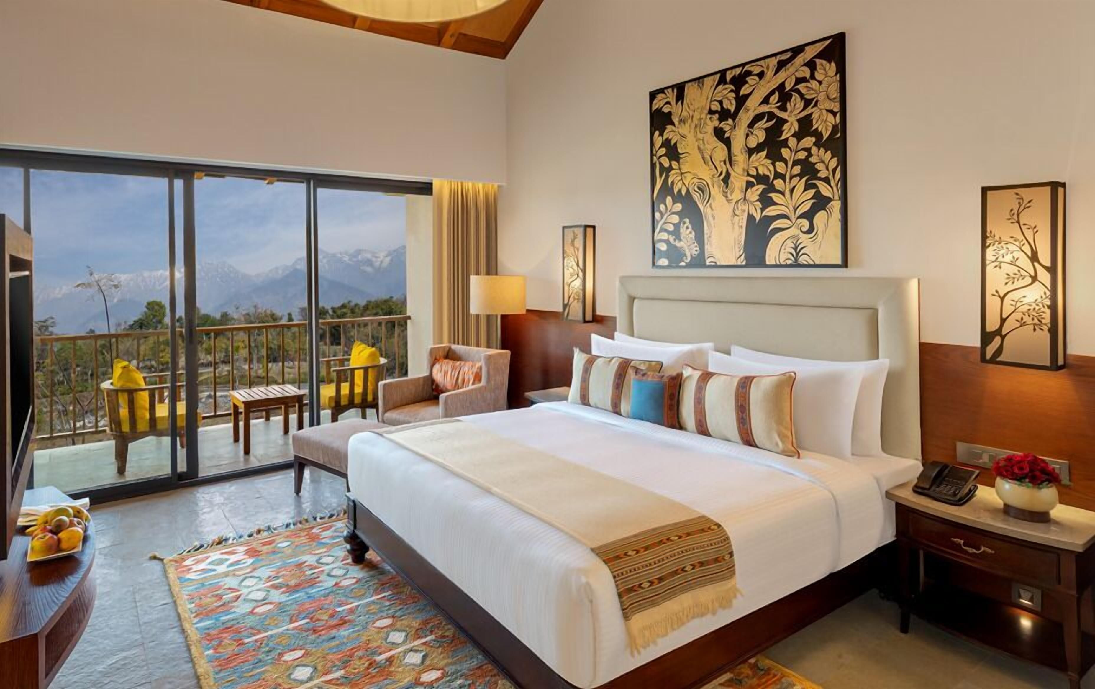 Down comforters, minibar, in-room safe, free WiFi