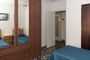 1 室のベッドルーム、アイロン / アイロン台、ベッドシーツ