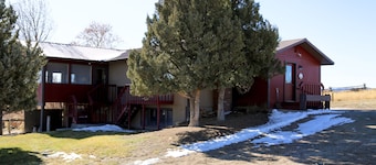 20+ Acres of Peace @ The Saratoga Hoemstead