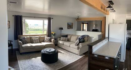 20+ Acres of Peace @ The Saratoga Hoemstead