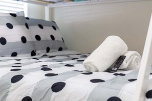 4 bedrooms, iron/ironing board, free WiFi, bed sheets