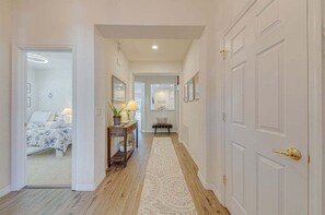 4 Schlafzimmer, Bügeleisen/Bügelbrett, kostenloses WLAN, Bettwäsche