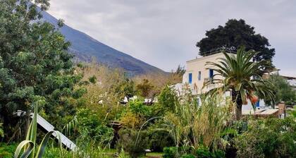 Tipica Casa Eoliana con due Camere d Letto