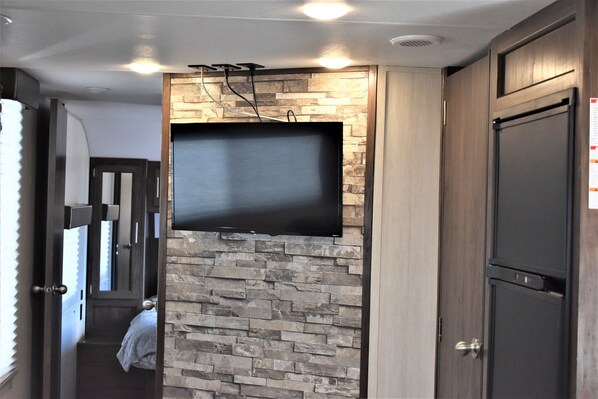 Interior - Grand Canyon RV Glamping Premium Suite (Glamping Getaway) (Williams)