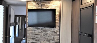 Grand Canyon RV Glamping Premium Suite (Glamping Getaway)