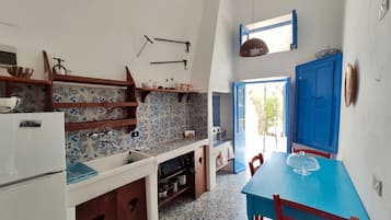 Apartment | Private kitchen | Fridge, oven, coffee/tea maker