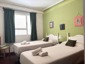2 bedrooms, iron/ironing board, bed sheets