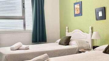 2 bedrooms, iron/ironing board, bed sheets