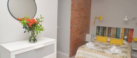 1 Schlafzimmer, BĂŒgeleisen/BĂŒgelbrett, BettwĂ€sche