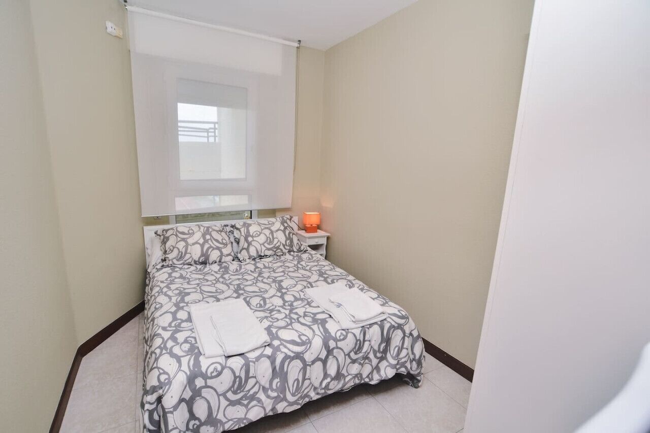 2 habitaciones, tabla de planchar con plancha y wifi gratis 