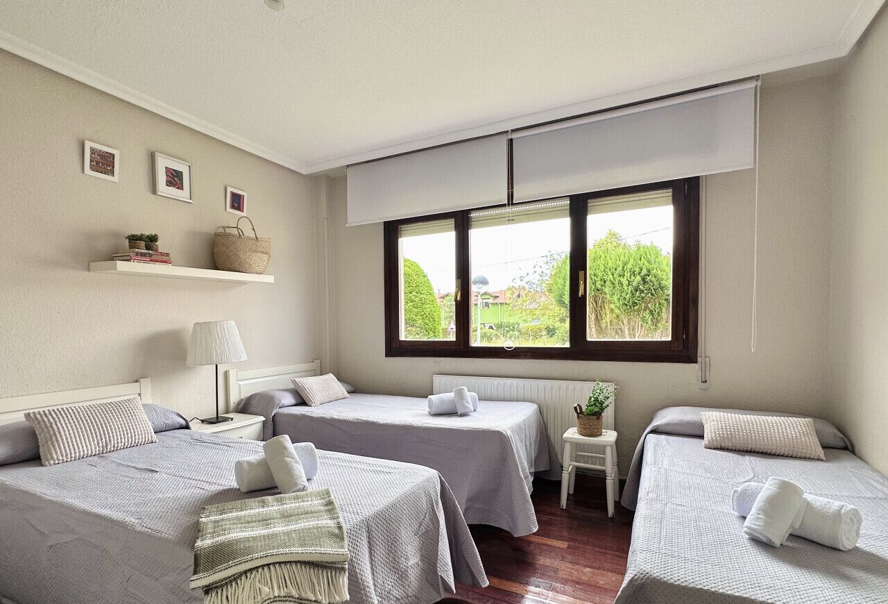 2 slaapkamers, een strijkplank/strijkijzer, beddengoed