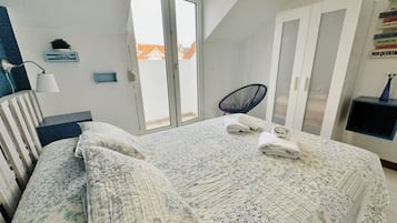 3 chambres, fer et planche à repasser, draps fournis