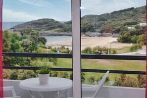 Outdoor dining - Apartamento en la playa con vistas - La Arena 4609 (Isla)