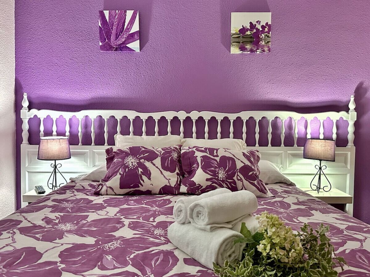 2 bedrooms, iron/ironing board, bed sheets