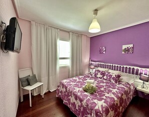 2 chambres, fer et planche à repasser, draps fournis