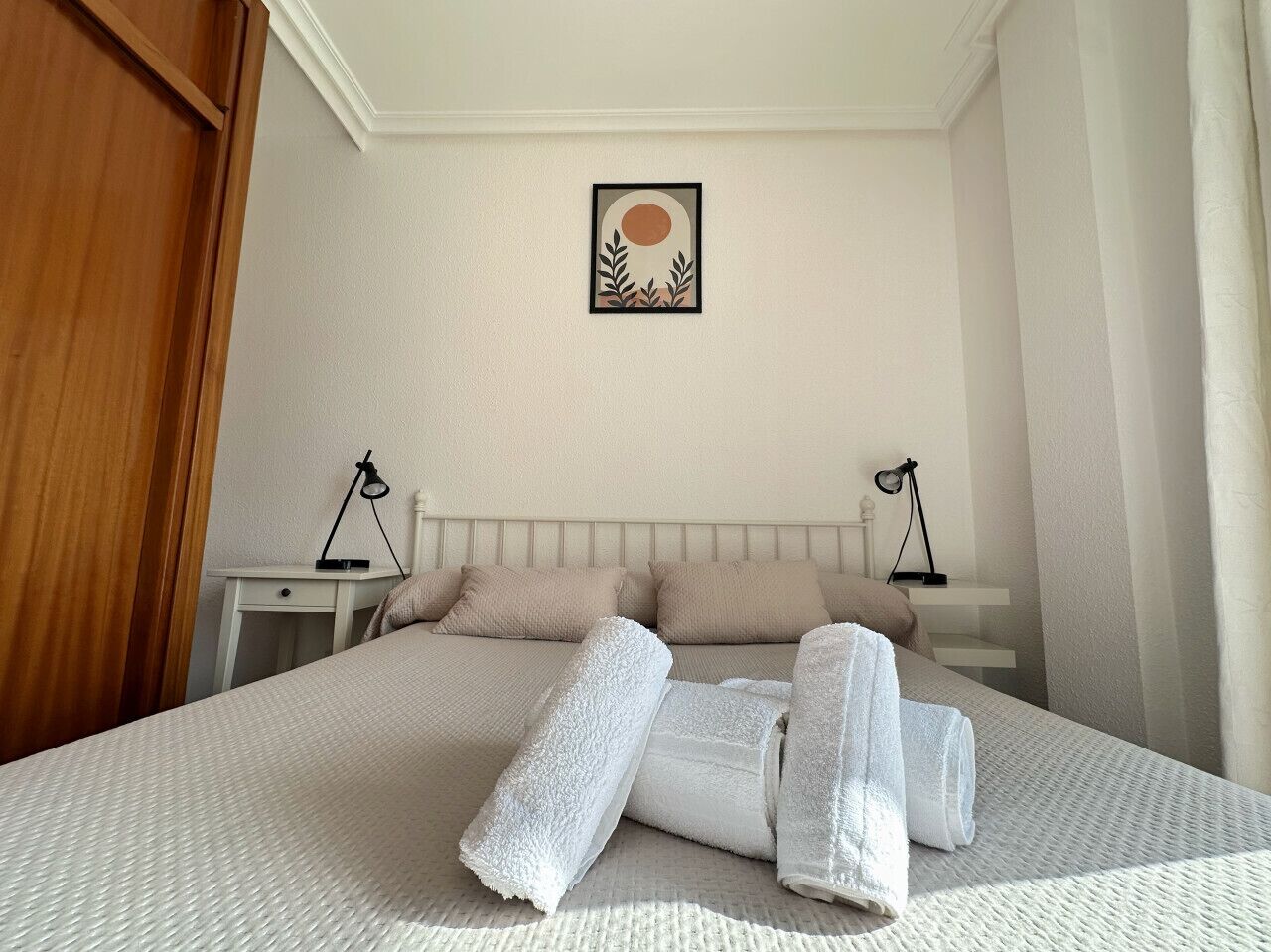 2 bedrooms, iron/ironing board, bed sheets