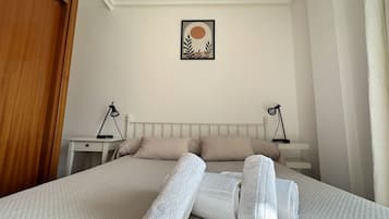 2 bedrooms, iron/ironing board, bed sheets