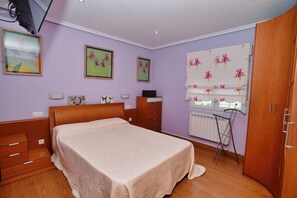 3 chambres, fer et planche à repasser, Wi-Fi, literie fournie