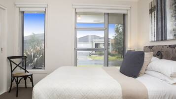 House, 3 Bedrooms | 3 bedrooms, iron/ironing board, free WiFi, bed sheets