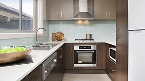 Private kitchen - BOUTIQUE STAYS - Gumflower (Werribee)