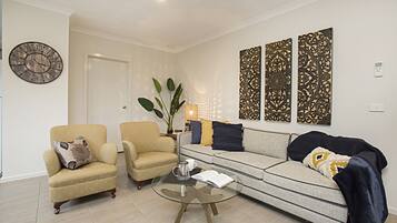 House, 3 Bedrooms | Living room | Smart TV, Netflix, streaming services