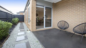 Exterior - BOUTIQUE STAYS - Gumflower (Werribee)