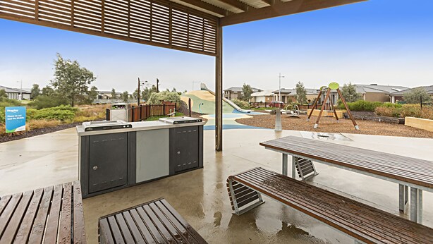 BBQ/picnic area - BOUTIQUE STAYS - Gumflower (Werribee)