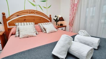 2 chambres, fer et planche Ă repasser, draps fournis